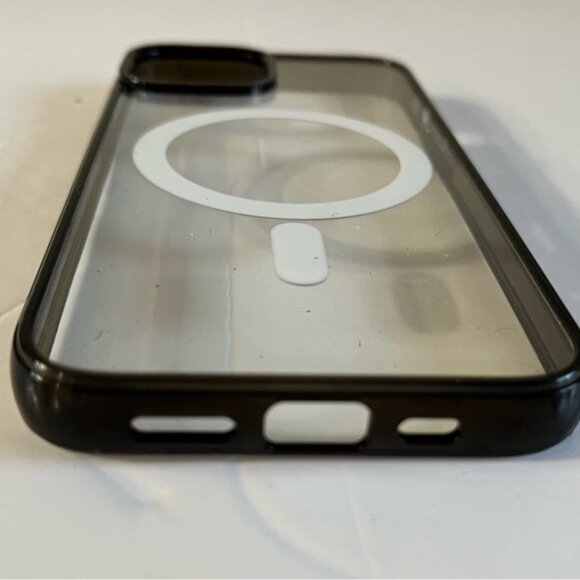 Set of 2 MagSafe iPhone 13 Cases – Clear & Black Trim - Picture 3 of 9